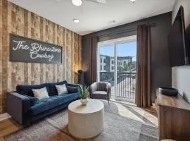 Rhinestone Cowboy in East Nashville, 5 minutes to Downtown and Broadway