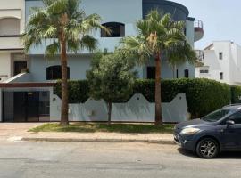 Maison d'hôtes familiale "Dar Aboulanwar"，位于杰迪代的酒店