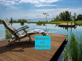Ferienwohnungen Villa Nause mit Sauna, Fitness, Naturteich, Parkplatz, Spielplatz und direkten Meerblick