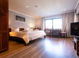 Appartements by Romantik Hotel zur Sonne，位于巴登韦勒的酒店