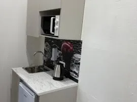 Aparthotel Emilia 24h Check-in, Free Parking and WiFi