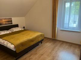 Dębówka - apartament rodzinny，位于Wilcze的酒店