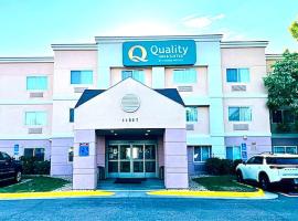 Quality Inn & Suites Golden - Denver West，位于莱克伍德的酒店