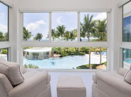 Luxury 3 BR 3BA condo with sweeping ocean views，位于基拉戈的酒店