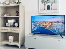 Stylish Boutique Turquoise Duplex Apartment with Outdoor - Large Double Bedroom - Very Central Near Valletta - Non Sharing Quiet Exclusive Property