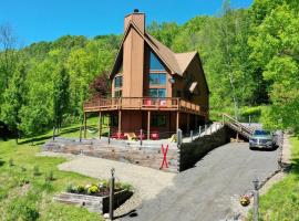 The Ridge Chalet in Ellicottville Hot Tub & Sauna