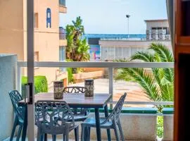 Apolo XI, Calpe, Modern Holiday Apartment, Sea view, Pool, 100m to Beach!