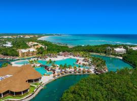 Grand Palladium Select White Sand Resort & Spa - All Inclusive，位于艾库玛尔的酒店