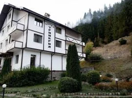 TRIIBRIA Guest house
