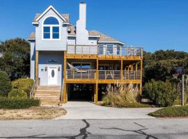 Downtown Duck Resort Perks Ocean Views & Hot Tub，位于达克的酒店