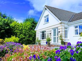 Happy Hill Guesthouse，位于约尔的海滩酒店