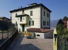 Il Palazzo apartment with a view of the lake and nature