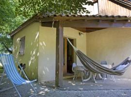 Camping 4 étoiles - Piscine - eeciaf，位于美约尼的酒店