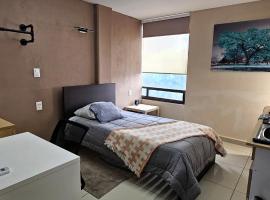 A01 EXECUTIVE SUITE at IZCALLI - TEPOTZOTLAN Single Tourist & Executive Choice Students Companies Executives WELCOME!!! 5min Izcalli-15min Esmeralda-20min Sátelite-25min AIFA，位于库奥蒂特兰伊斯卡伊的酒店