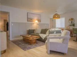 Bohemian Chic an Eclectic Escape-Hot Tub-Pet Friendly-No Pet Fees!