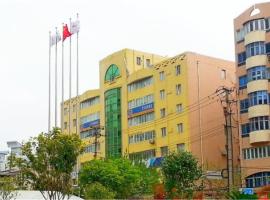 7天连锁酒店上海长寿路地铁站巴黎春天店，位于上海的酒店