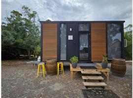 Alma Tiny House by Tiny Away，位于Willunga的小屋