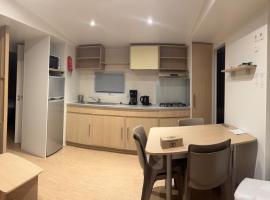 mobil-home 6 personnes chez maylia，位于卡代纳的酒店
