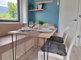 Mobilhome-Bali Premium by Camping Lampele-Ossiachersee-Klimaanlage-Radfahren-Wandern-Auszeit，位于Altossiach的酒店