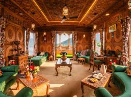 Moustache Houseboat Srinagar，位于斯利那加的酒店