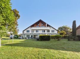 VK - VB - Zürich Airport - Homestay - Villa Bänikon，位于克洛滕的酒店