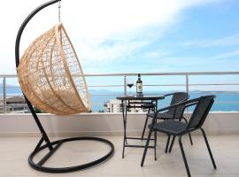 Villa Christianna free parking，位于伏罗拉的酒店