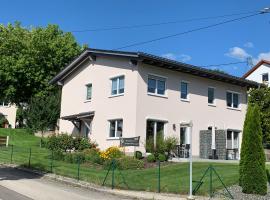 Ferienhaus Staudensonne，位于Langenneufnach的酒店