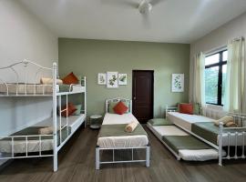 Sea Lodge by Radiant Teluk Sari Penyabong Johor，位于丰盛港的木屋