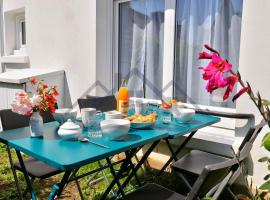 LocaLise - M6B - Ty pompon, - Maison de vacances dans le centre du Guilvinec - extérieur clos - wifi inclus - animaux bienvenus - à deux pas des plages et du port du Guilvinec，位于吉尔维内克的酒店