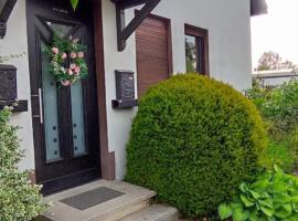 Gemütliche Ferienwohnung mit großer Dachterasse in gehobener Wohngegend，位于Halver的酒店