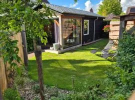Het Schuurhuis met Hot Tub en ruime privé tuin