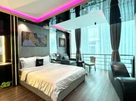 M&H Lux Hotel