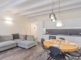 Modern & Stylish Apartment in Como City by Rent All Como
