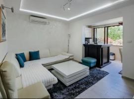 Holiday 1，位于多布罗塔的酒店