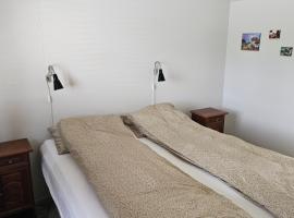 伯其金度假屋，位于Birkikinn的酒店