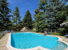 Esclusiva Mansarda Parco di Monza，位于Lesmo的酒店