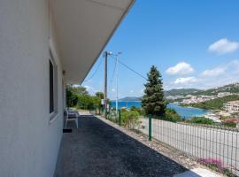 Holiday Home Casa Blu near the Beach，位于内乌姆的酒店