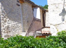 La Ferme d'Estafinette，位于Redortiers的酒店