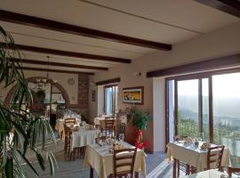 Ristorante Albergo 'l Bunet，位于Cortemilia的酒店