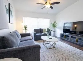 Entire Modern Home in Dade City