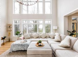 Shooting Star Lodge BBQ Firepit SPA Relax，位于Lake of Bays的酒店