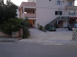 Apartmani Sandy paradiese，位于洛帕的酒店