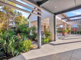 Lovely 2 bedroom, bathroom，位于佛维斯的酒店