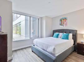 Luxury Apt in Seaport with Gym