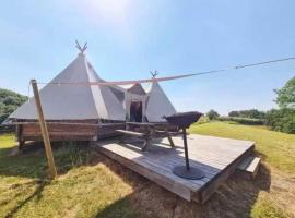 Camping 4 étoiles - Piscine - eed0aa，位于伊斯蒂庞的酒店