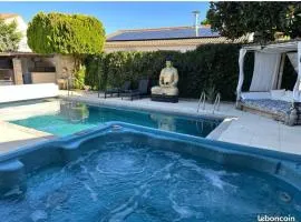 Villa Piscine indépendante sans vis à vis ET un studio sans accès piscine 2 possibilités au choix avec wifi