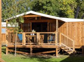 Camping 4 étoiles - Piscine - cbgcb0b，位于圣让-德蒙的酒店