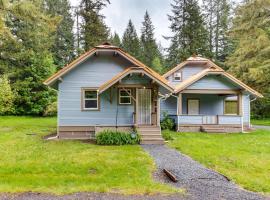 Mt Rainier Retreat 7 Mi to Park Entrance!，位于阿什福德的别墅