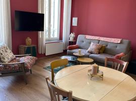 L'Écrin des Arts - appartement avec jardin au coeur de la Côte des Blancs，位于Avize的酒店