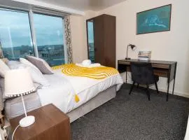 City Center, Free WiFi for Contractor, Family